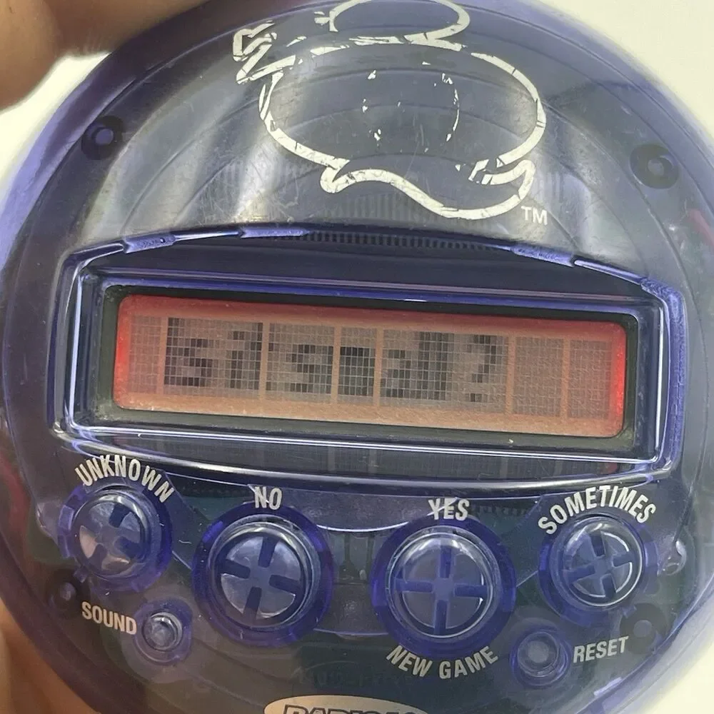 Radica 20Q 20 Questions Purple Electronic Handheld Game 2005 Tested WORKS